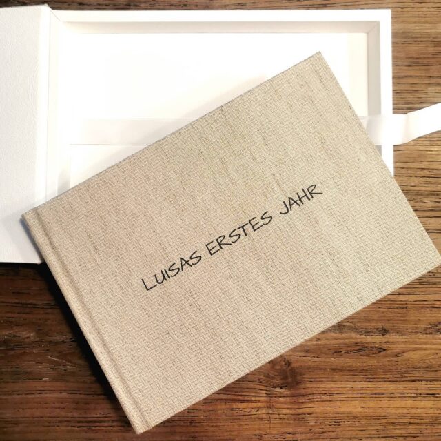 Hurra, wieder ein Fotobuch ist da!! Diese Mal aber nicht für liebe Kunden von mir, sondern für unsere kleine Luisa!…