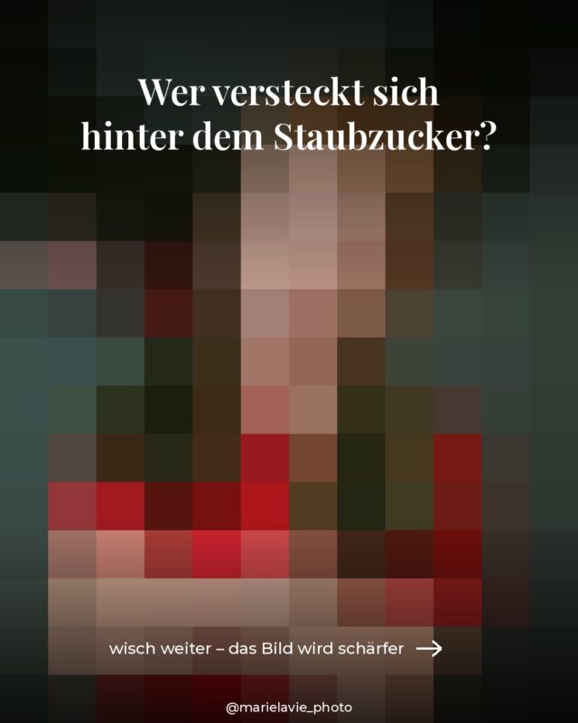 Wer hat da mehr genascht als verziert? 😄 Wischt bis zum Schluss. Bei unseren Weihnachts-Minishootings werden Kekse mit Marmelade zusammengeklebt…